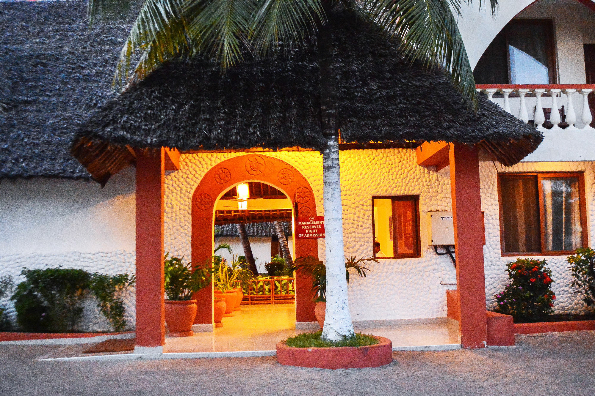 Prideinn Hotel Diani Diani Beach Eksteriør billede
